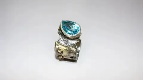 Bijoux-Argent_resultat Bague en argent créée par Félicie Colin.